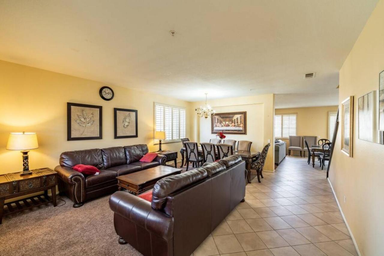 Family-Friendly 4Br Home - Spacious - Great Location فونتانا المظهر الخارجي الصورة